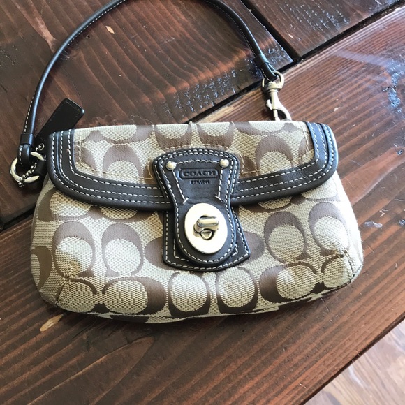 Coach Handbags - Coach Wristlet
